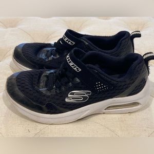 🟢2/$15 Skechers Sneakers, Boys Size 2, Black